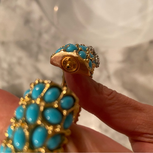 Kenneth Jay Lane Turquoise and Crystal stone bracelet - Picture 5 of 6